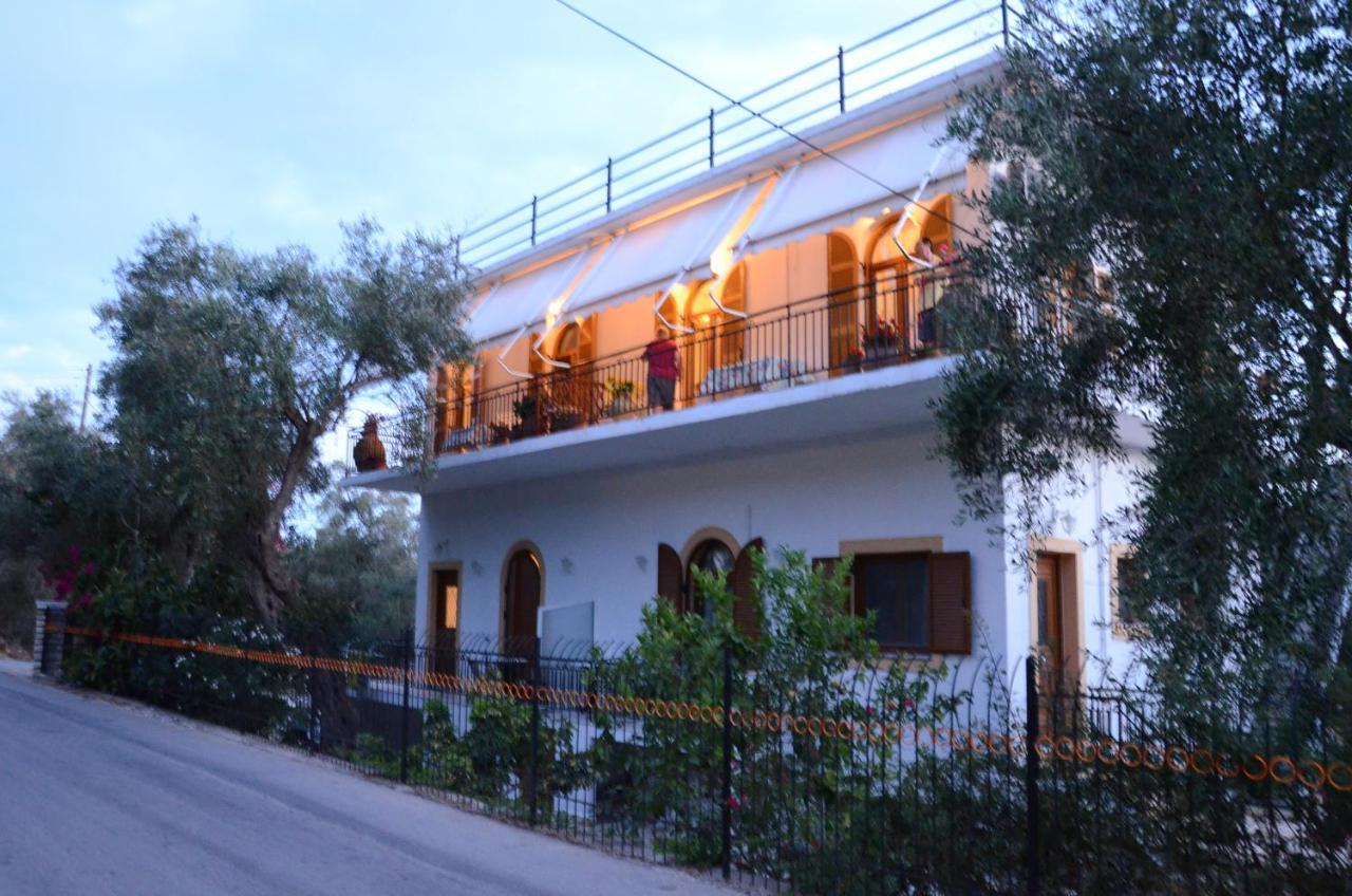 Natsios Apartments Vlachopoulátika מראה חיצוני תמונה